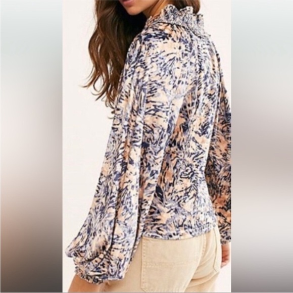 Free People go get em tiger crushed velvet top XS NWT - Picture 2 of 6